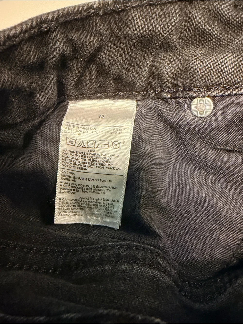 Old Navy High-Rise Black Denim Shorts – Size 12 - Picture 6 of 8